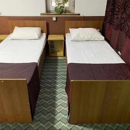 Bozui Hostel บิชเคก ภายนอก รูปภาพ