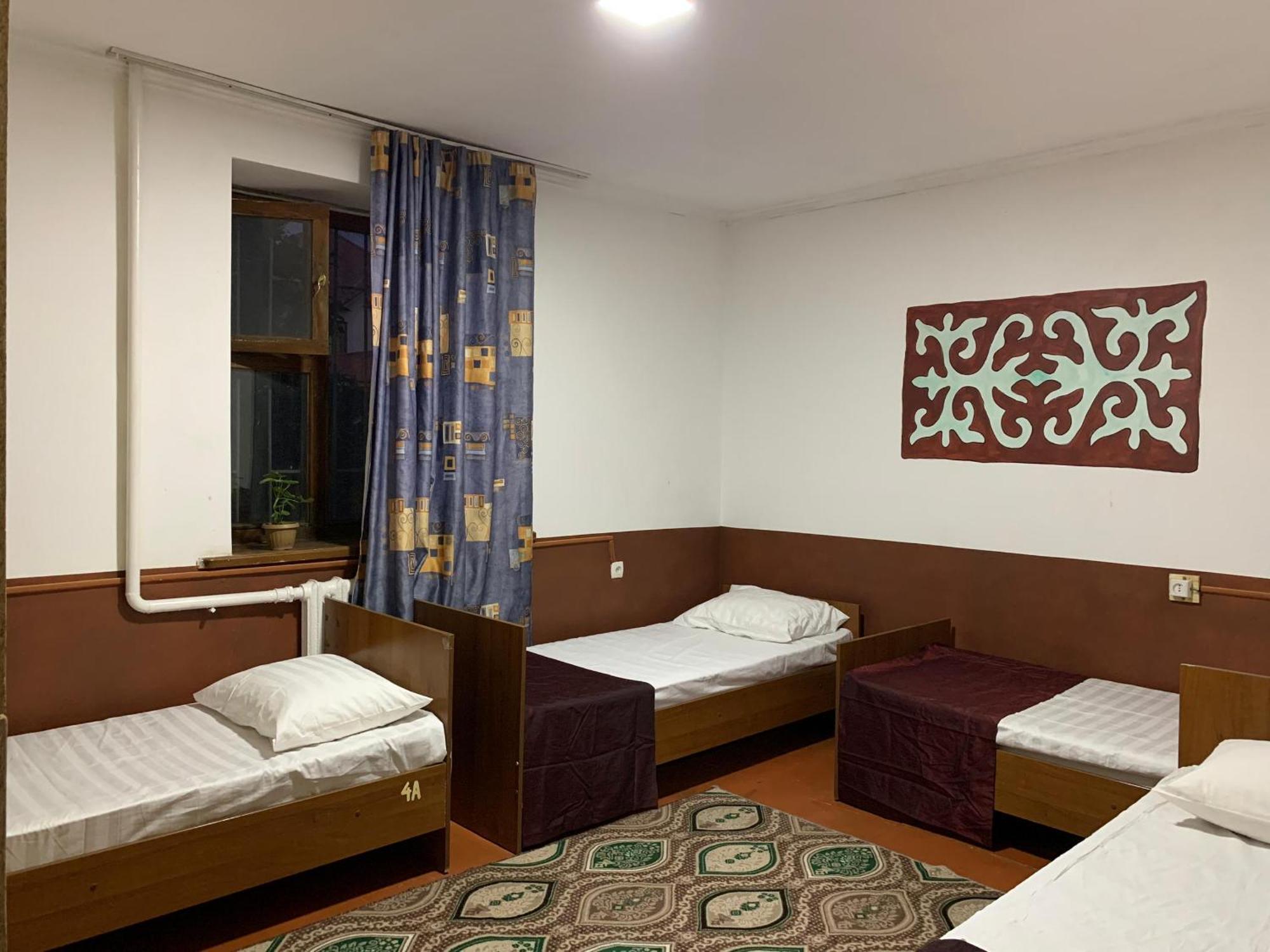 Bozui Hostel บิชเคก ภายนอก รูปภาพ
